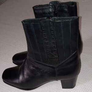 Clarks Ankle Boot 8.5